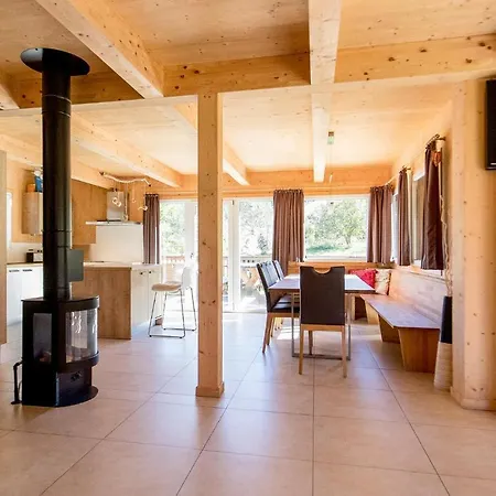 Five-bedroom Holiday In St.georgen A.kreischb. *